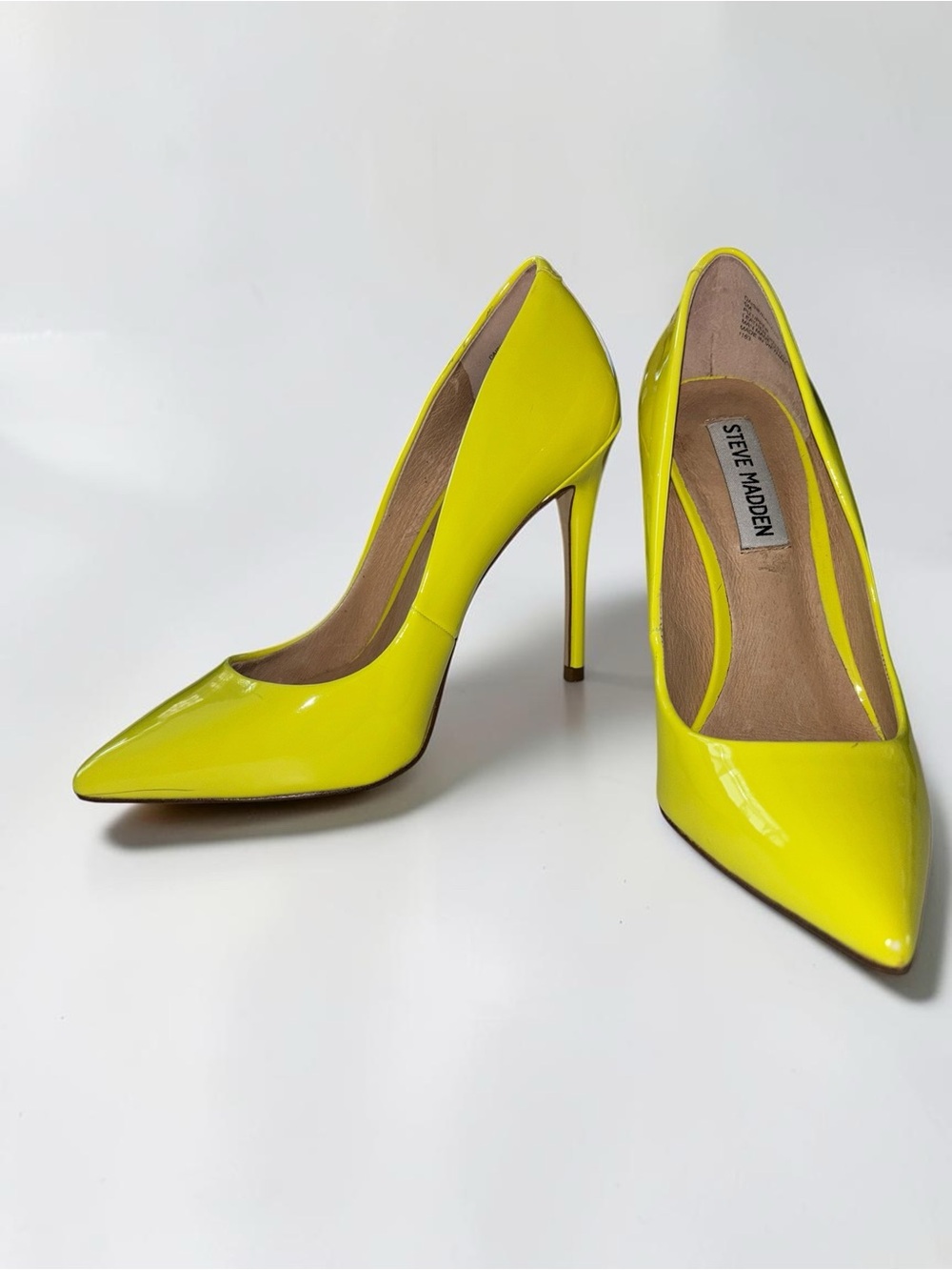 Steve Madden Daisie Neon Yellow Leather Pointed Toe Pumps Heels Size 5
